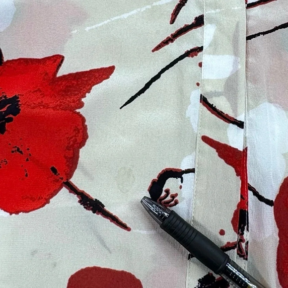 J. Crew 💯% Silk Blouse in ivory poppy floral print. Size Small. Lightweight - Picture 4 of 13